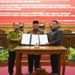 Rapat Paripurna Tetapkan Raperda Prakarsa DPRD