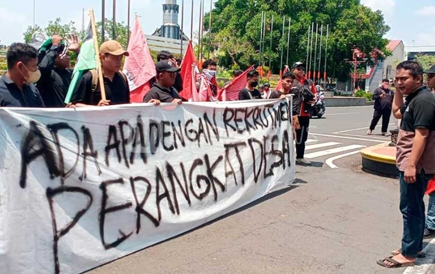 Kantor Bupati Pati di Geruduk Puluhan Mahasiswa, Ada Apa???