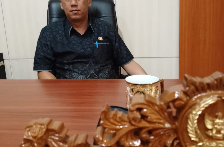 Demi Amanat Masyarakat Wakil Dewan H. Rudi Menghadiri Rapat Walau Sedang Sakit