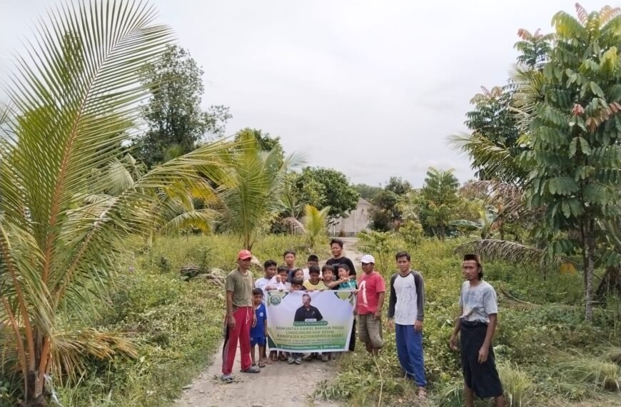 Komunitas Kawal Barosih Melakukan Bersih Lingkungan Bersama di Gang Mangga 5 Rt 20