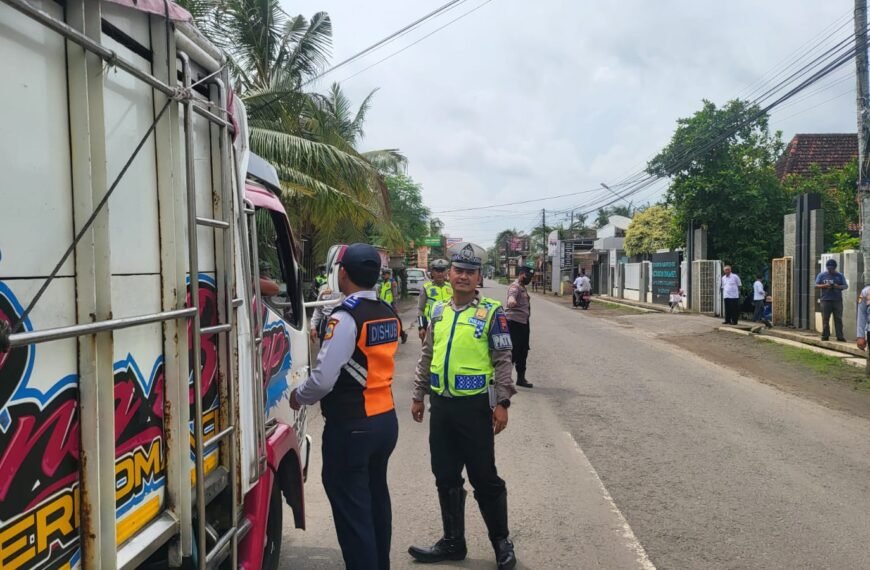 Razia Gabungan di Pati, Kini Puluhan Truk Galian C Ditertibkan