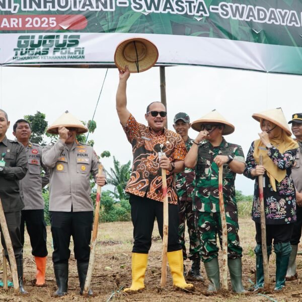 Hadiri Penanaman Jagung Serentak, Pj Bupati Soroti Jagung Sebagai Komoditas Strategis