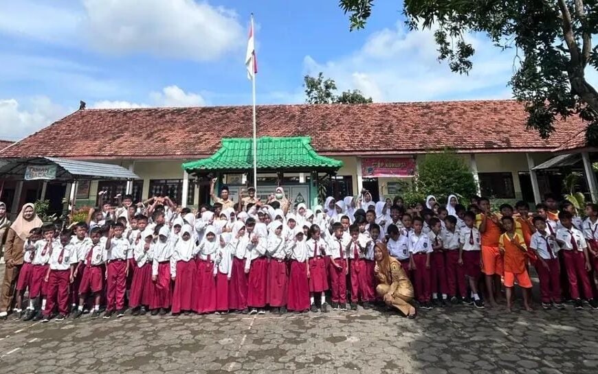 Puskesmas Jakenan Pati Lakukan Pemberian Obat Cacing di SDN Tambahmulyo 02