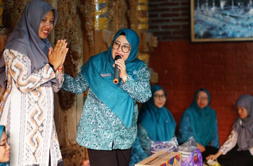 Hadiri Pengajian, Ketua TP PKK Kabupaten Pati Tekankan Peran Ibu Dalam Pengawasan Anak di Era Digital