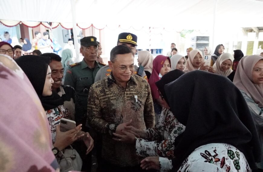 Bupati Pati Dampingi Gubernur Jateng Serahkan Bantuan dan Layanan Kesehatan SPELING
