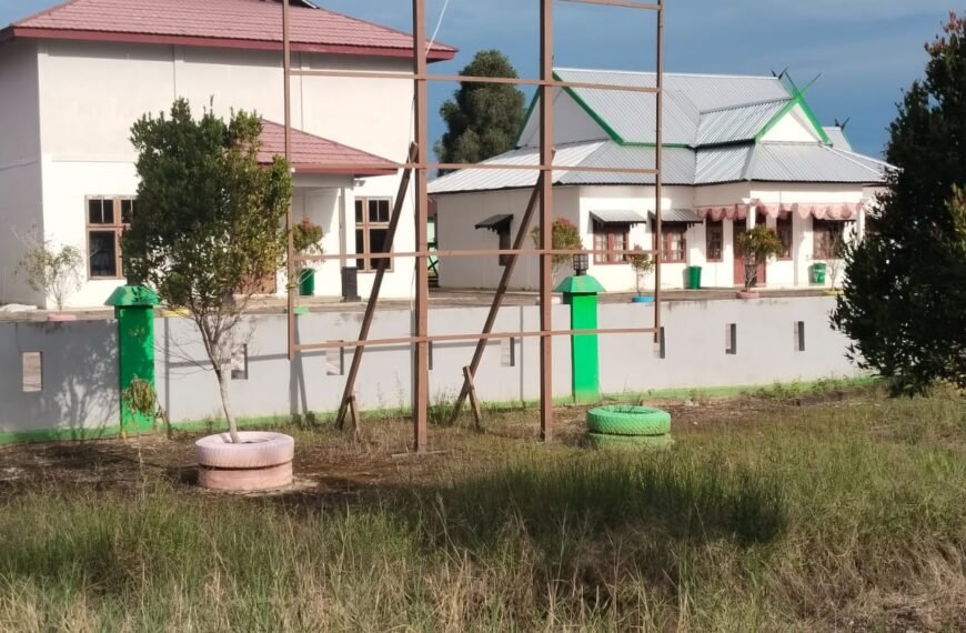 Warga Pertanyakan Transparansi, Spanduk APBDes Desa Kumpai Batu Bawah