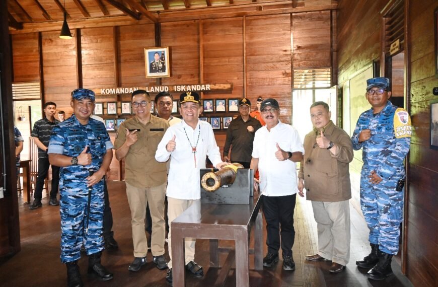 Gubernur Kalteng Kunjungi Heritage C. Willem Lanud Iskandar: “Isen Mulang ! Jangan Pernah Meninggalkan Sejarah”