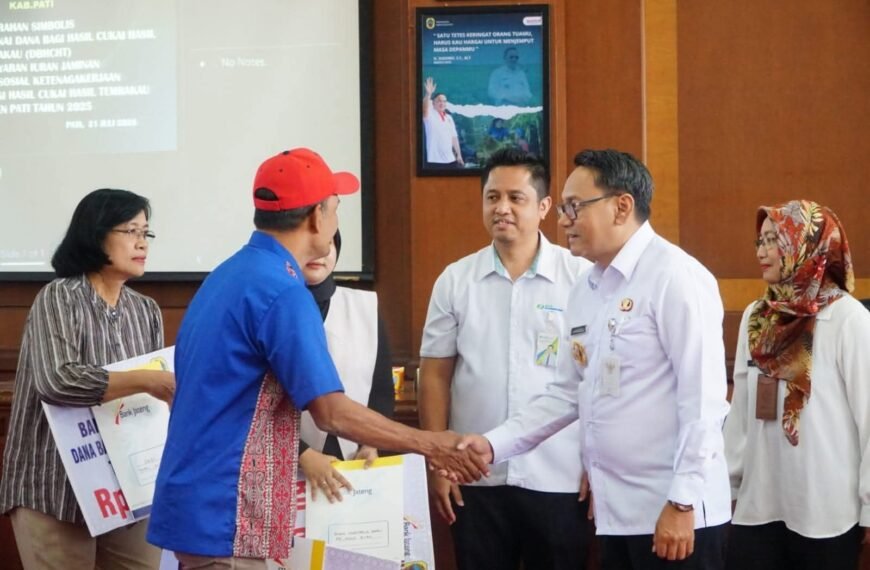 Wabup Pati Hadiri Penyerahan Simbolis BLT Dana Bagi Hasil Cukai Hasil Tembakau