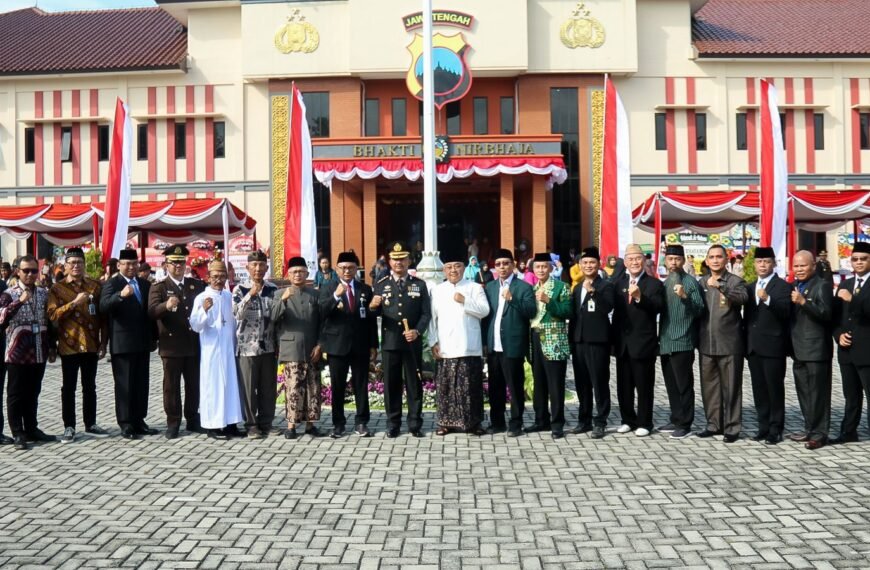 Hadiri Upacara HUT Bhayangkara, Wabup Tekankan Pentingnya Sinergi Kepolisian dan Pemkab