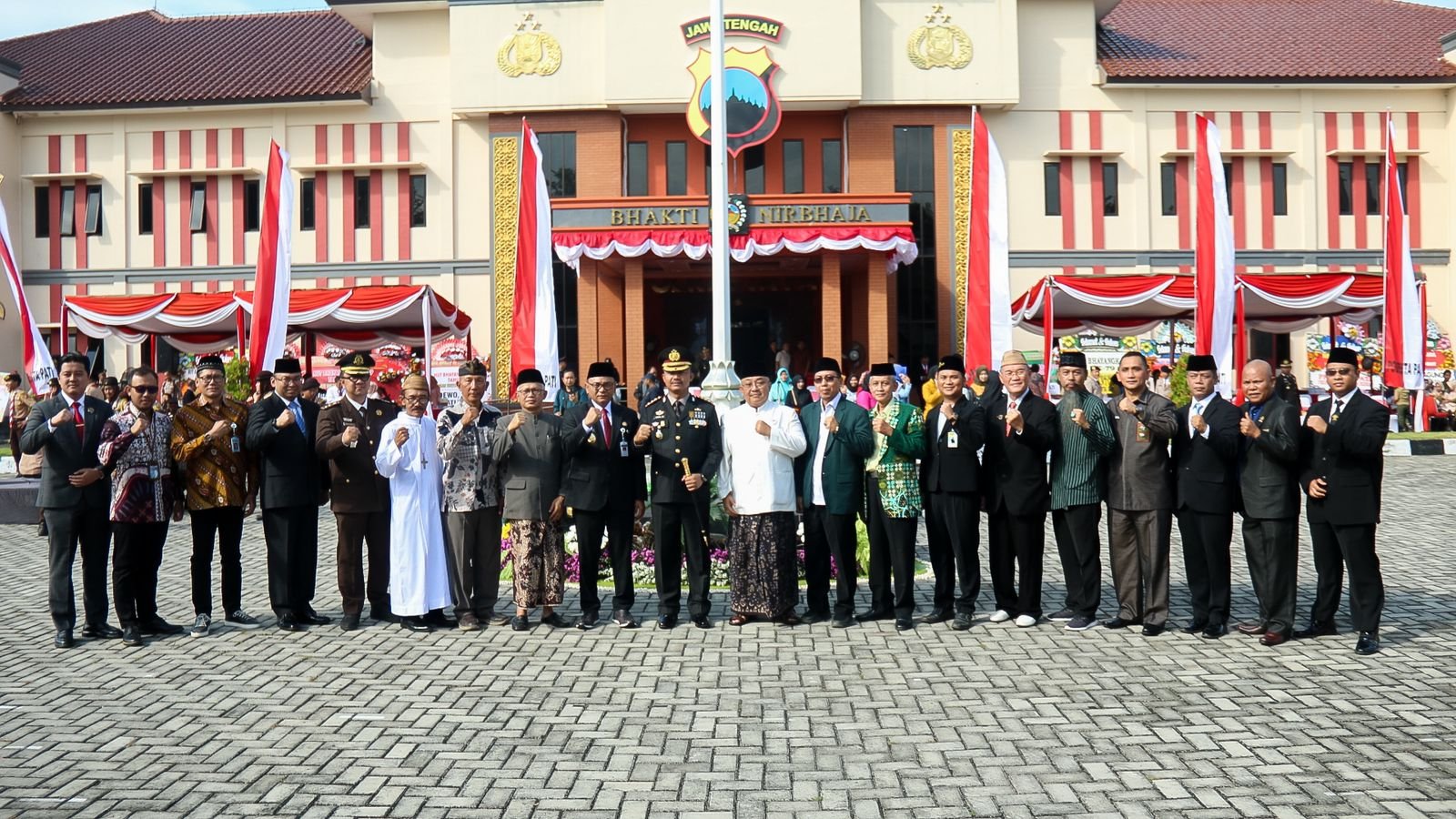 Hadiri Upacara HUT Bhayangkara, Wabup Tekankan Pentingnya Sinergi Kepolisian dan Pemkab