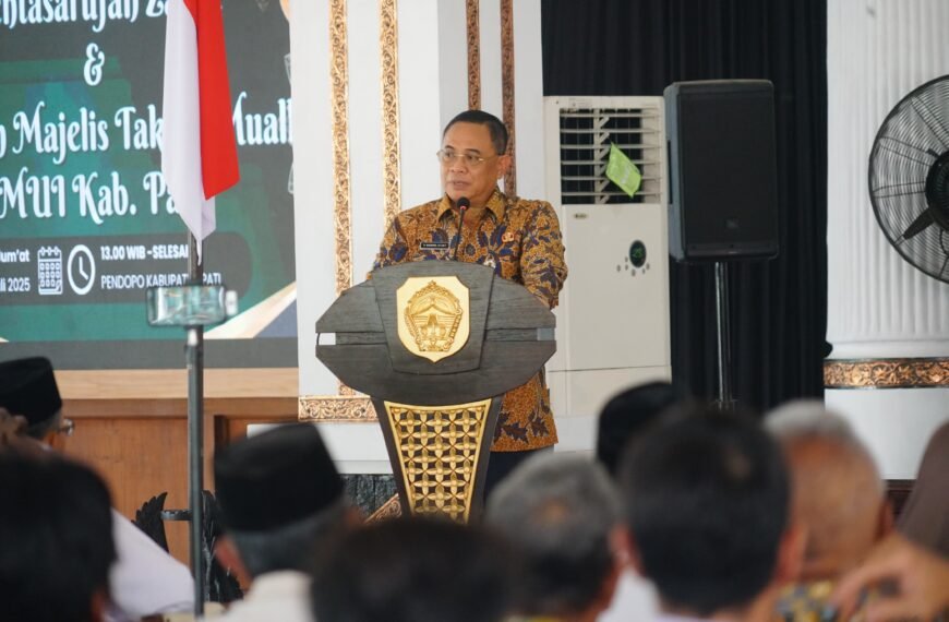 Bupati Pati Hadiri Pentasyarufan Zakat dan Peresmian Majelis Taklim Mualaf