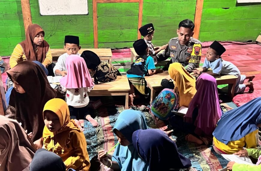 Brigadir Ardy Teguh Hadirkan Polisi Humanis di Tengah Santri Kecil