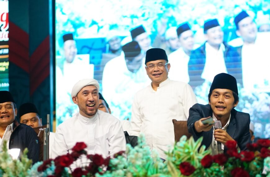 Hadiri Jateng Bersholawat, Bupati Pati Siap Dukung Program Kesejahteraan Santri