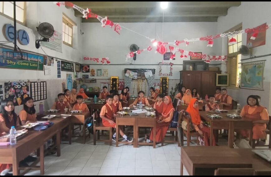 Pendistribusian Makanan Bergizi di SPPG Polresta Pati, 1.108 Siswa Terima Asupan Sehat