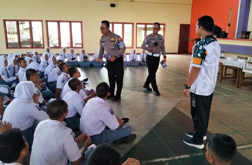 POLRESTA PATI SOSIALISASI LARANGAN BALAP LIAR KE SEKOLAH DAN DINAS PENDIDIKAN