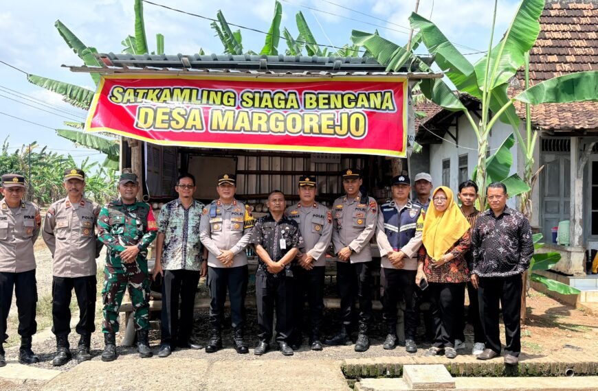 SATBINMAS POLRESTA PATI SAMBANGI POS SATKAMLING DI TITIK RAWAN BENCANA, PERKUAT KEWASPADAAN WARGA
