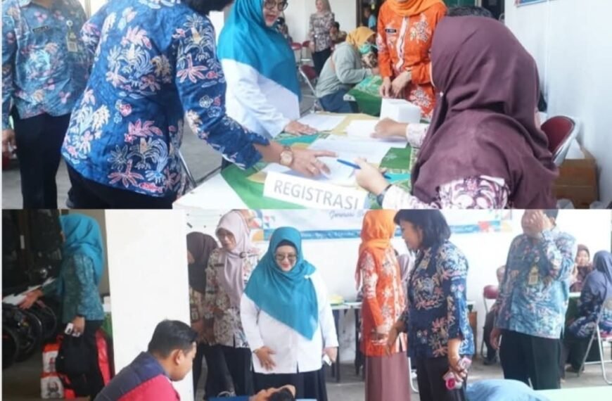 Peringati HKN, Ketua PMI Pati Pantau Donor Darah di Dinas Kesehatan