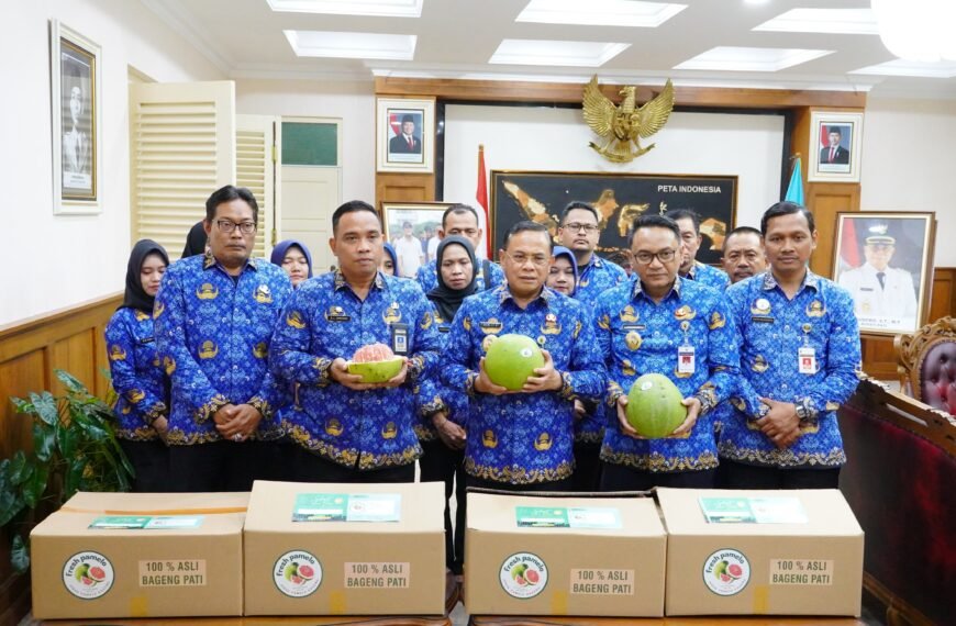 Perluas Pemasaran, Bupati Pati Distribusikan Jeruk Pamelo ke Kepala Daerah Se-Jateng