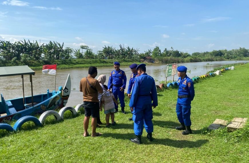 Libur Nataru, Satpolairud Polresta Pati Turun Langsung Amankan Wisata Susur Sungai Silugonggo Bestari