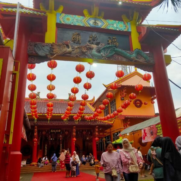 Hadirkan 75 Stand UMKM dan Pernak-pernik Tionghoa, Pasar Imlek Pati Tarik Minat Wisatawan