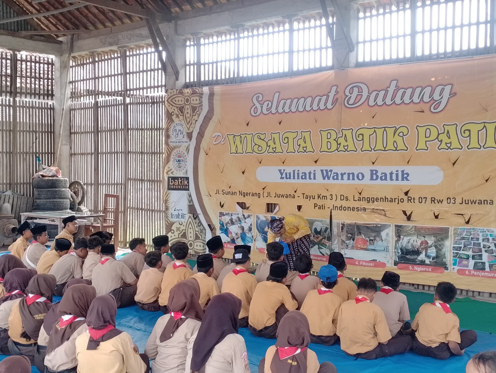 Eduwisata Batik Pati Terima Kunjungan Puluhan Siswa SMPIT Al-Mahsyur Kayen