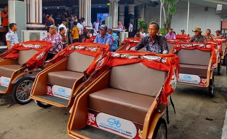 Kembalikan Eksisten Becak, Waka I DPRD Pati Apresiasi Bantuan Becak Listrik dari Presiden Prabowo