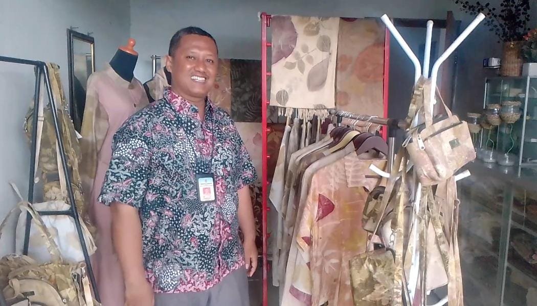 IKM Ryoshanty Ecoprint Juwana, Kombinasi Alam dan Kreatvitas Seorang Pengajar