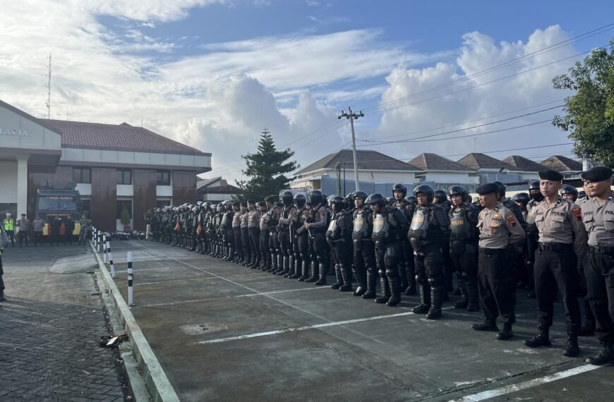 Pengamanan Secara Humanis dan Dialogis di Sidang Putusan Supriyono dan Teguh