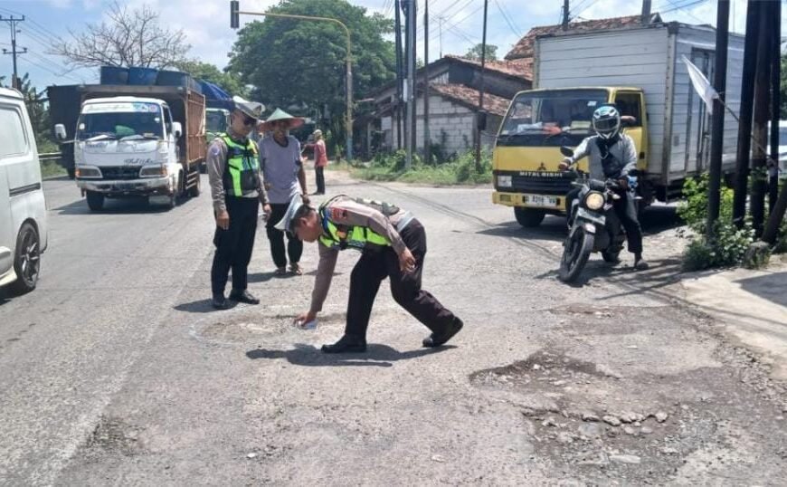 Banyak Dikeluhkan, Ketua DPRD Pati Dorong Perbaikan Jalan Pantura Pati-Juwana
