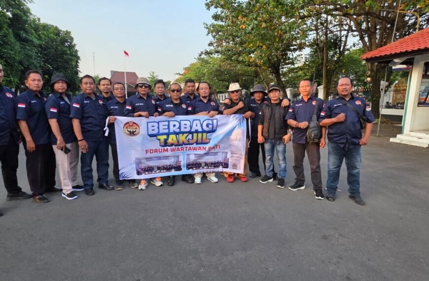 Bentuk Kedekatan Insan Pers dan Masyarakat, Forum Wartawan Pati Bagikan 1500 Takjil