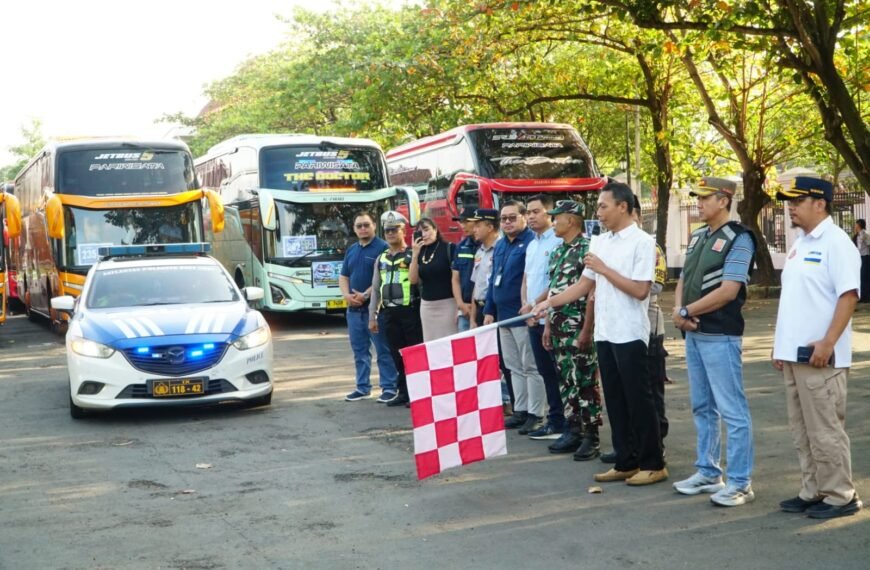 Pemkab Pati Berangkatkan 16 Bus Mudik Gratis