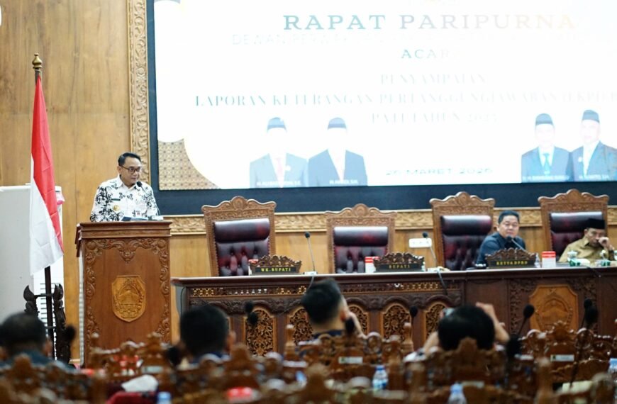 Rapat Paripurna, Plt Bupati Pati Sampaikan LKPJ 2025