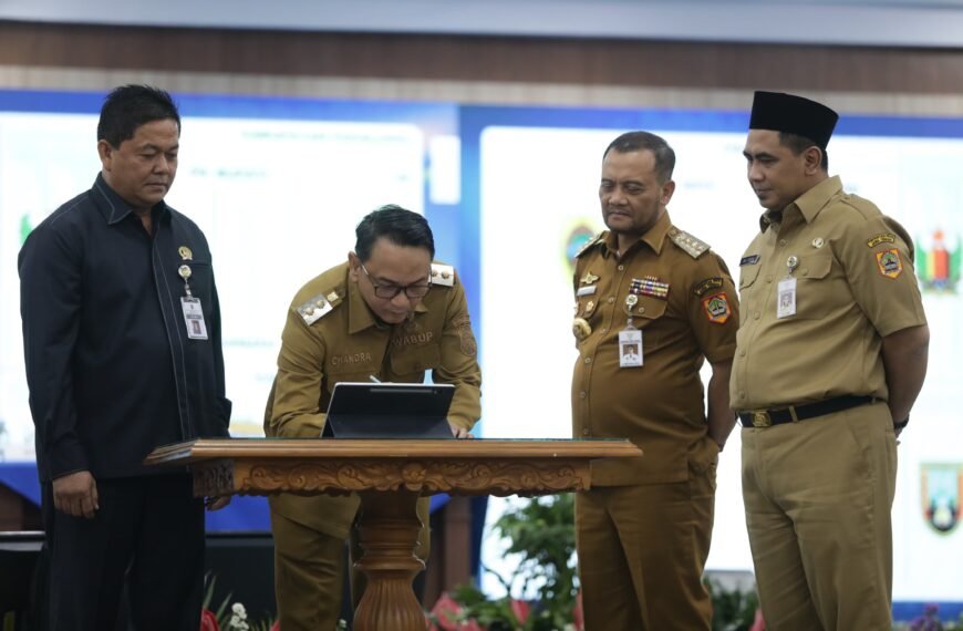 Dialog Antikorupsi, Chandra dan Pimpinan Daerah Se-Jateng Tandatangani Pakta Integritas