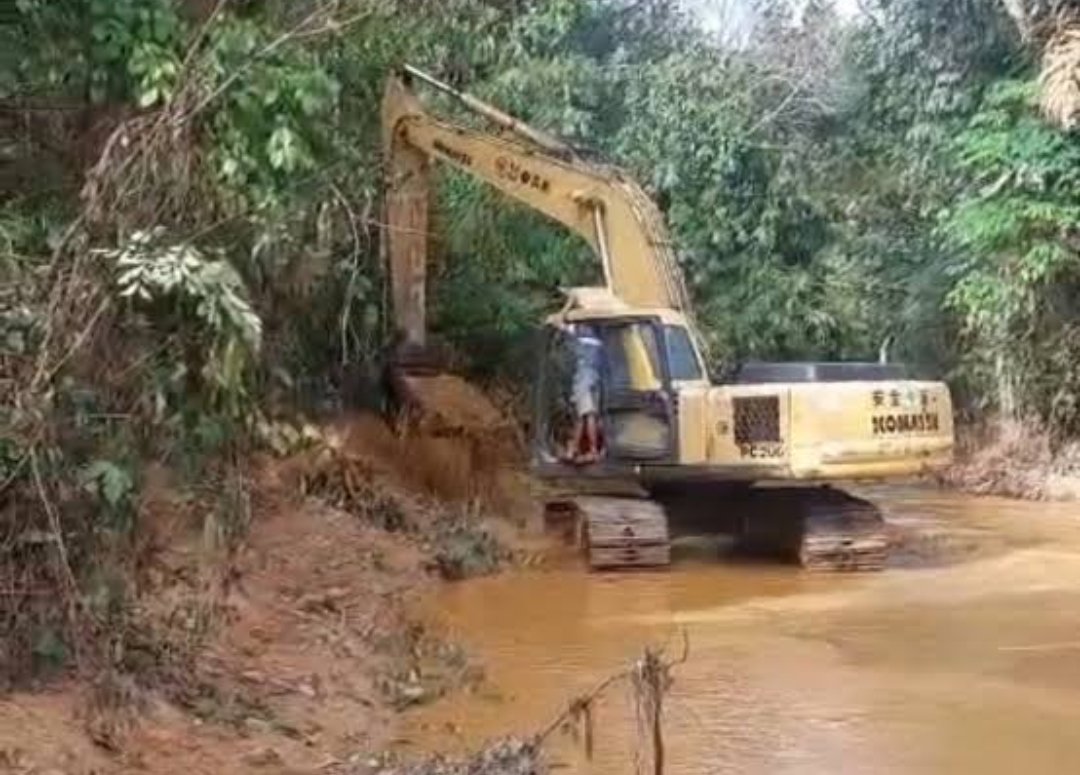 Cagah Banjir, DPUTR Bersihkan Sungai Dari Hulu