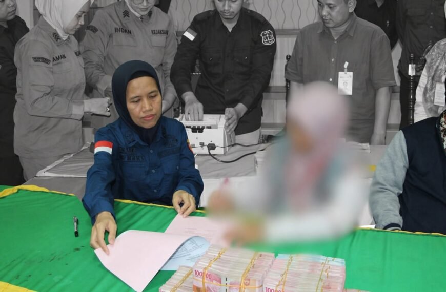 Kejari Pati Terima Pengembalian Uang Korupsi Desa Tlogosari, Capai Ratusan Juta Rupiah