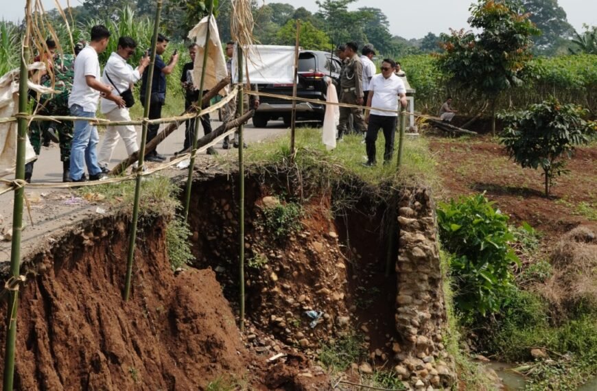 Plt Bupati Pati Tinjau Talud Ambrol di Gunungwungkal
