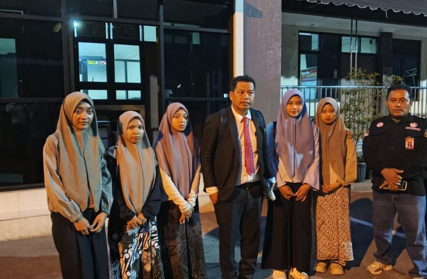 Didampingi Pengacaranya, Empat Santri Al Anfas Tegaskan Tak Tahu Perkara yang Dilaporkan