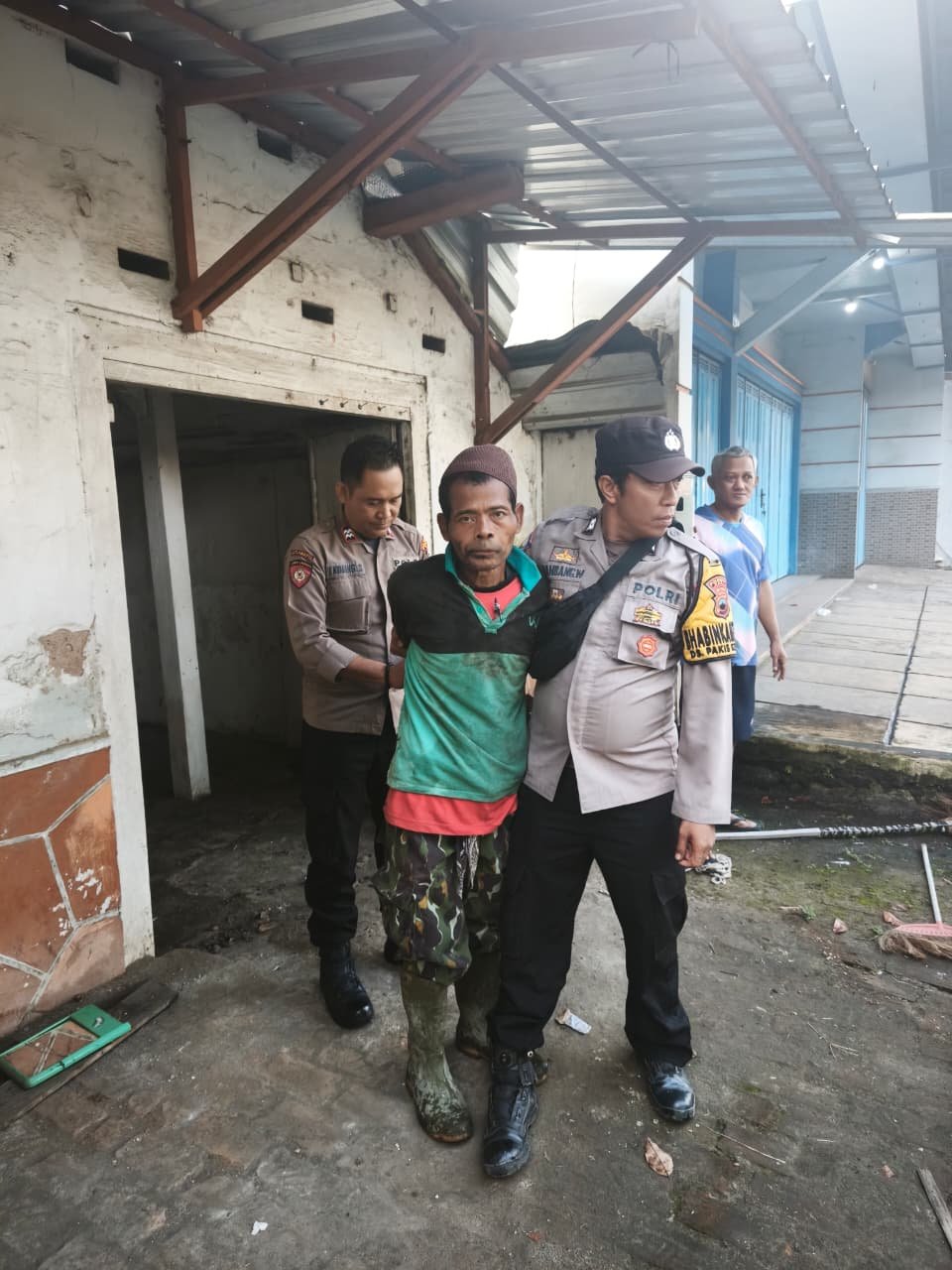 Polsek Tayu Amankan ODGJ Mengamuk dan Merusak Rumah Kosong di Desa Pakis Pati