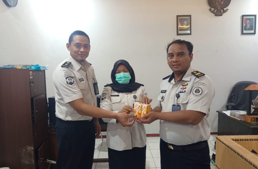 Pegawai Sehat, Kinerja Meningkat: Lapas Kelas IIB Pati Laksanakan Pemeriksaan Kesehatan dan Pemberian Suplemen Kesehatan