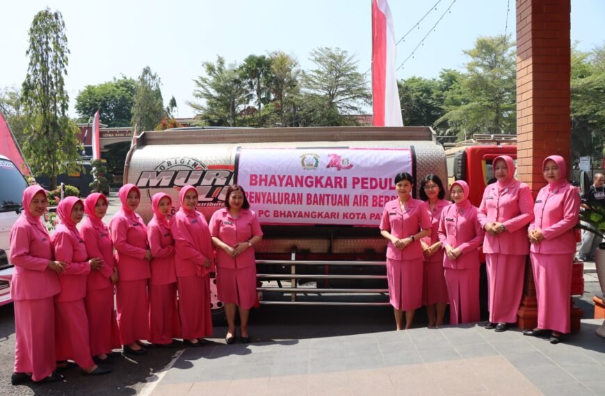Bhayangkari Polresta Pati Salurkan Air Bersih, Pemberangkatan Dilakukan dari Mapolresta